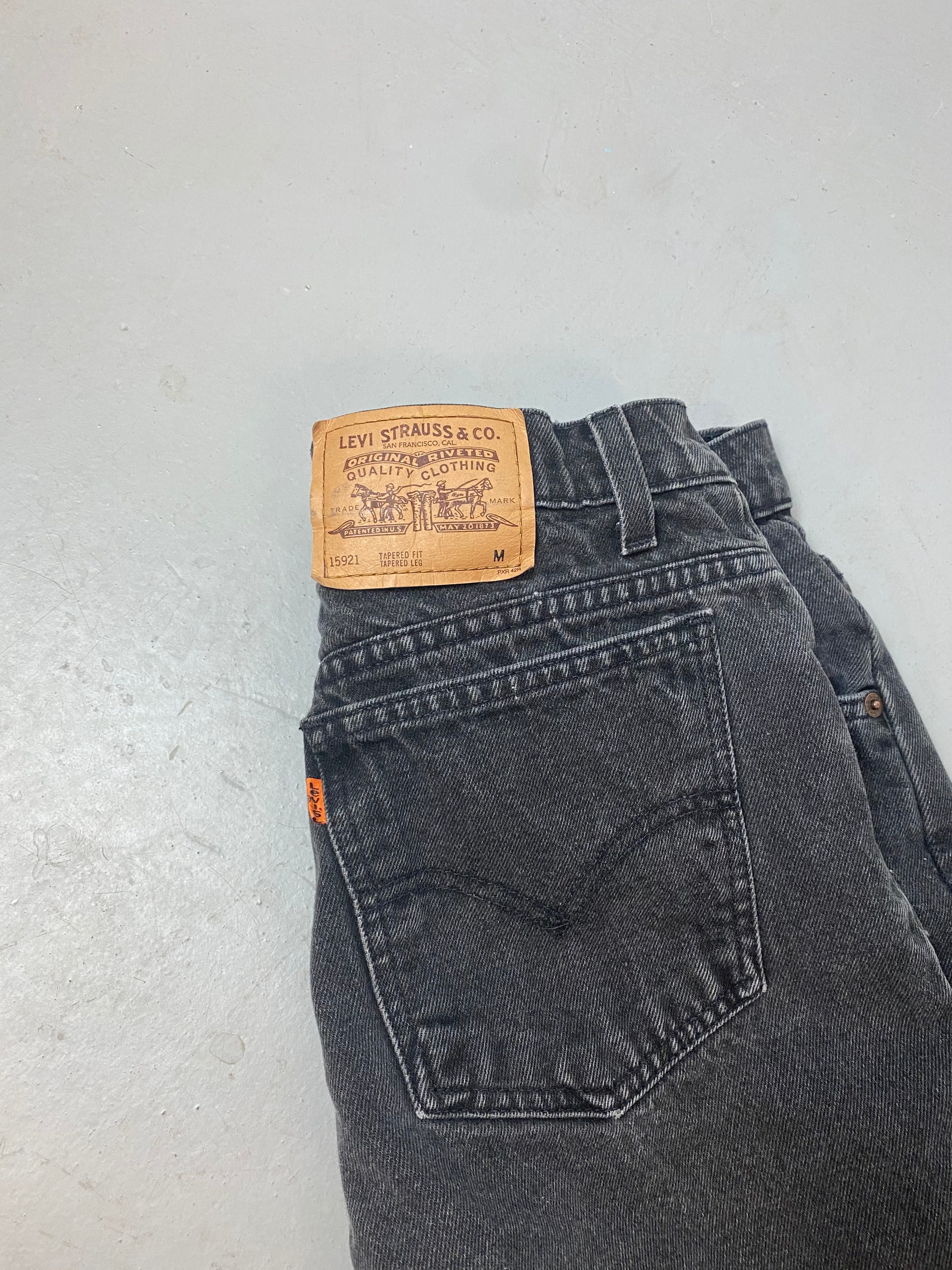 Vintage Levi’s Frayed High Waisted Denim Shorts - 31in