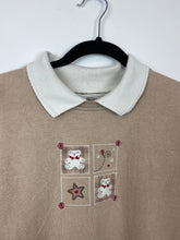 Load image into Gallery viewer, 90s embroidered bear crewneck