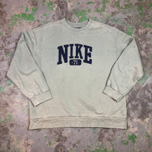 Load image into Gallery viewer, Nike Crewneck