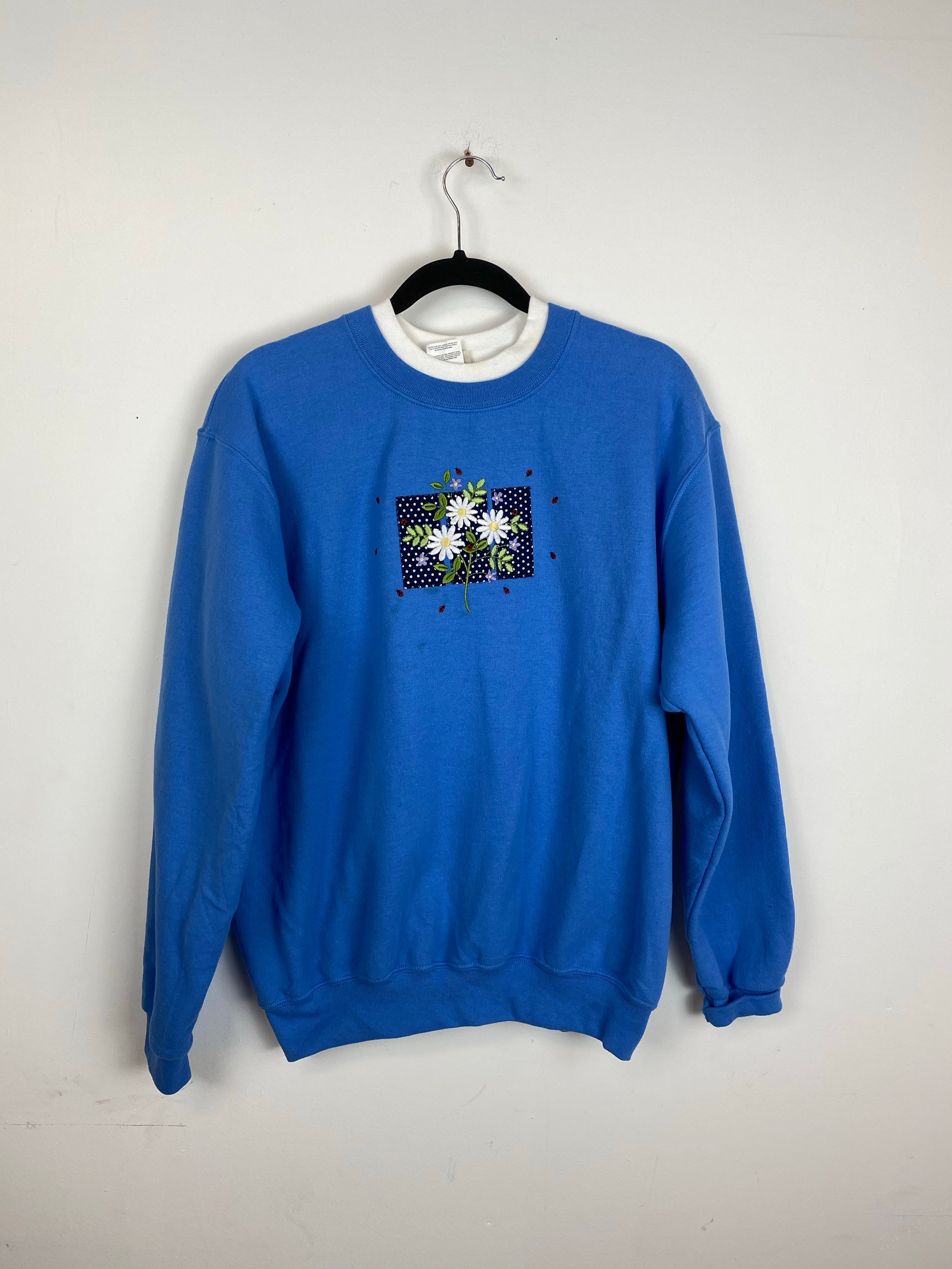 Embroidered Daisy crewneck
