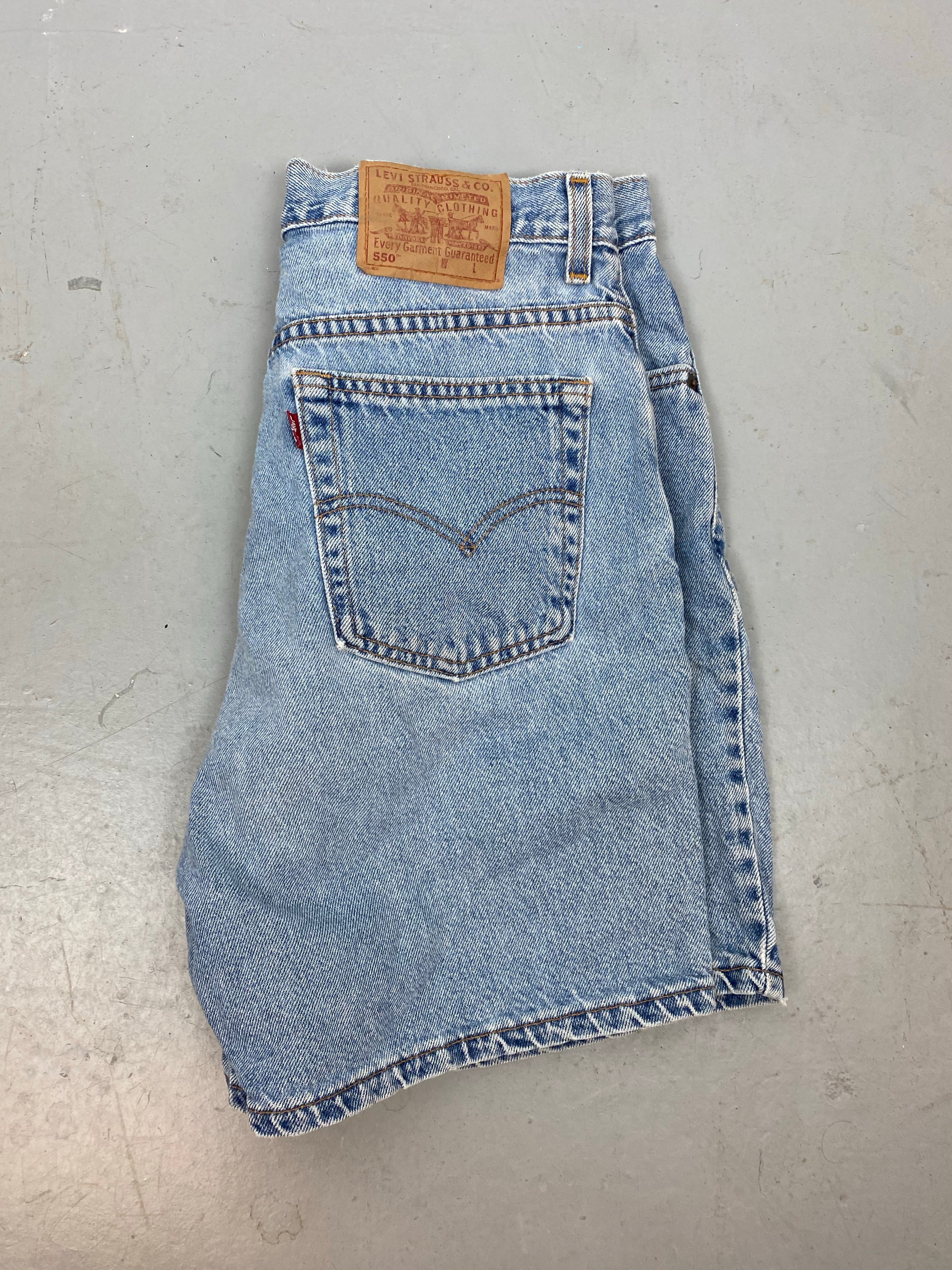 90s High Waisted Levi’s Denim Shorts - 32in