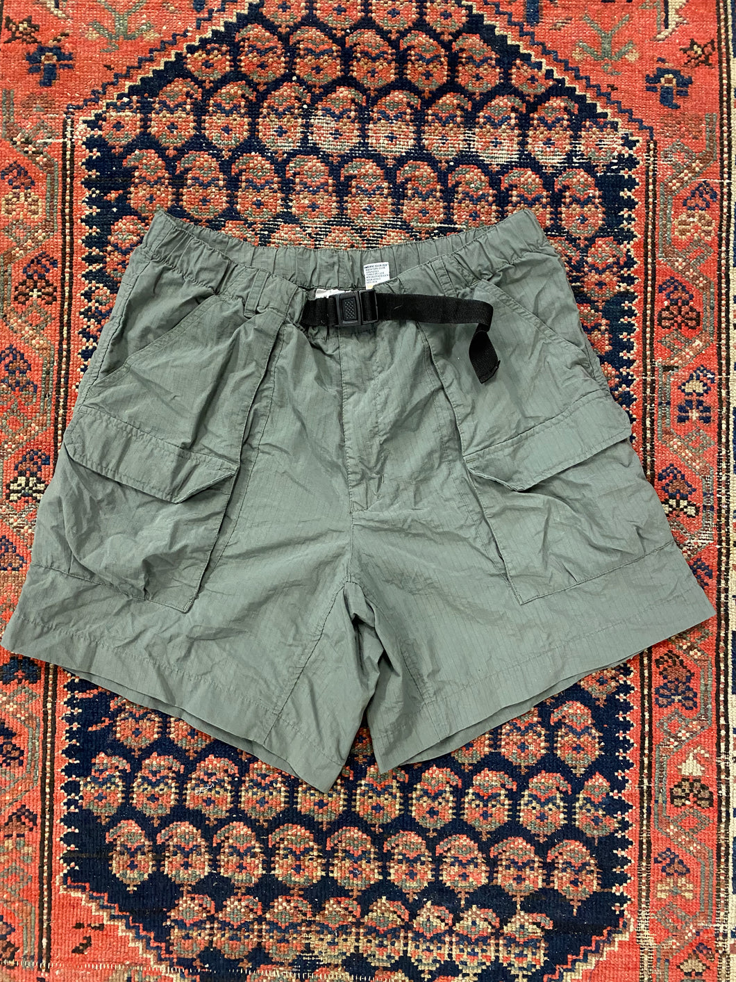 Vintage Cargo Shorts - 32IN/W