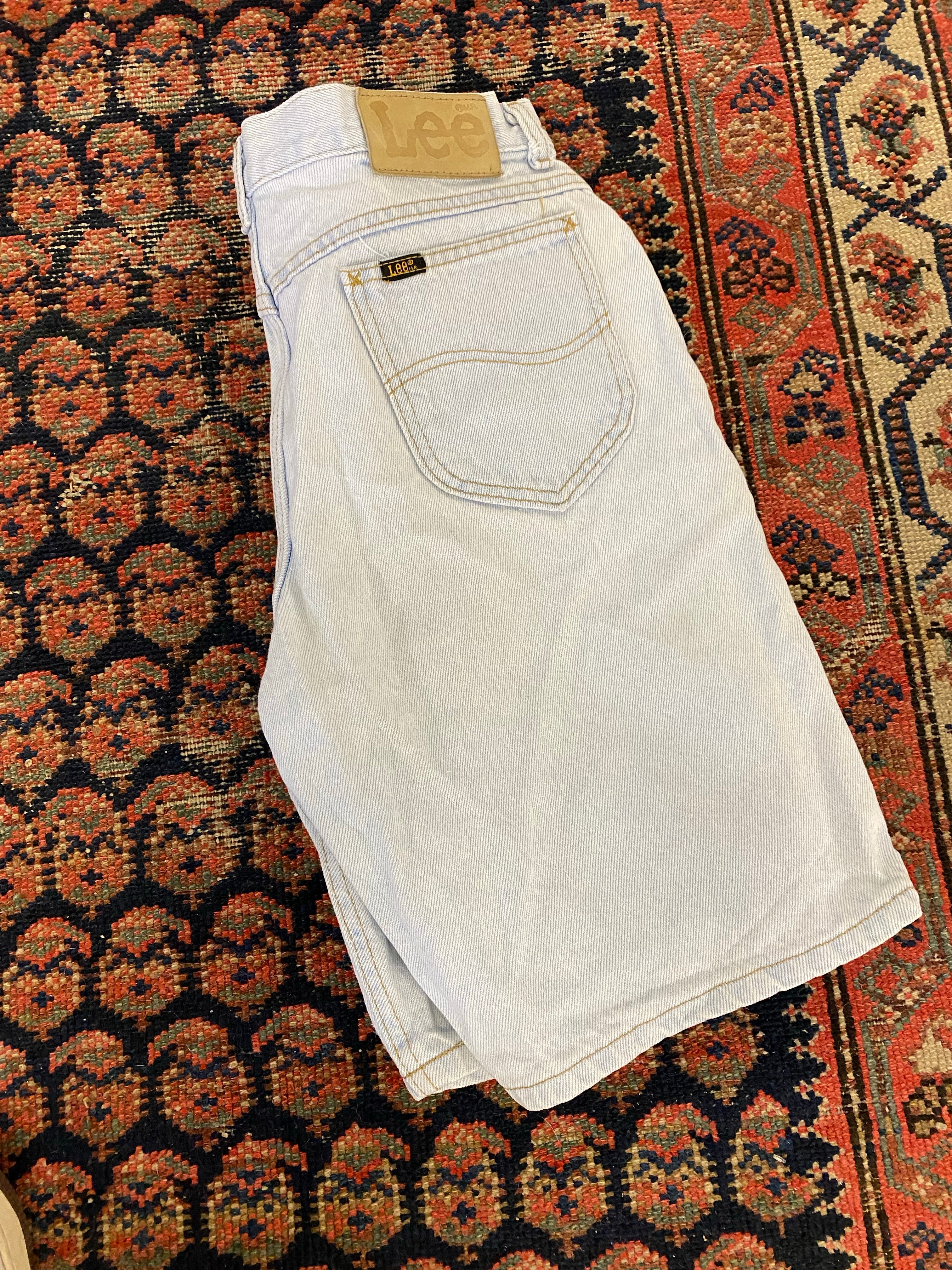 90s High Waisted Lee Hemmed Denim Shorts - 28in