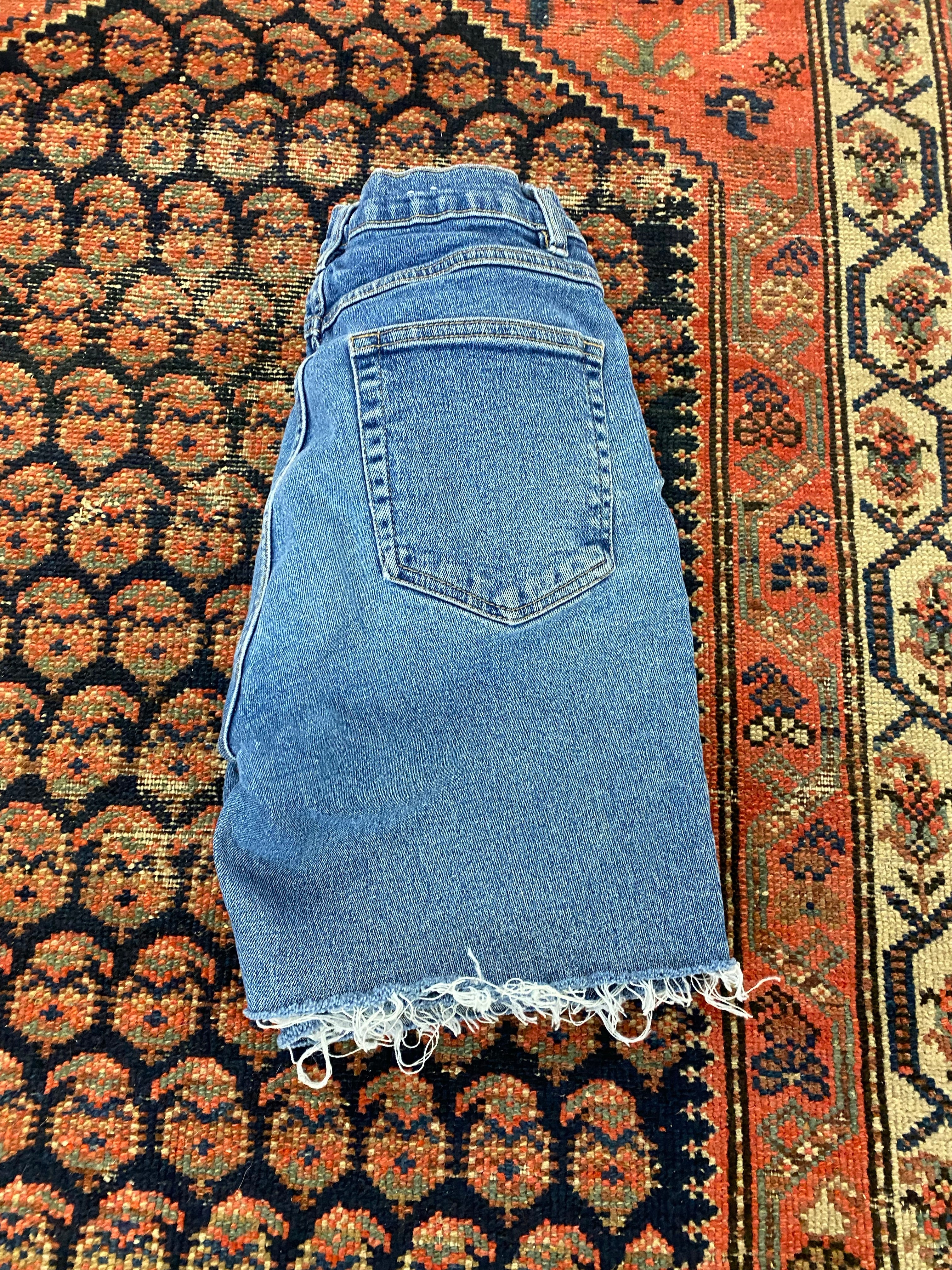 Vintage Cherokee High Waisted Frayed Denim Shorts - 27in