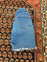 Load image into Gallery viewer, Vintage Cherokee High Waisted Frayed Denim Shorts - 27in
