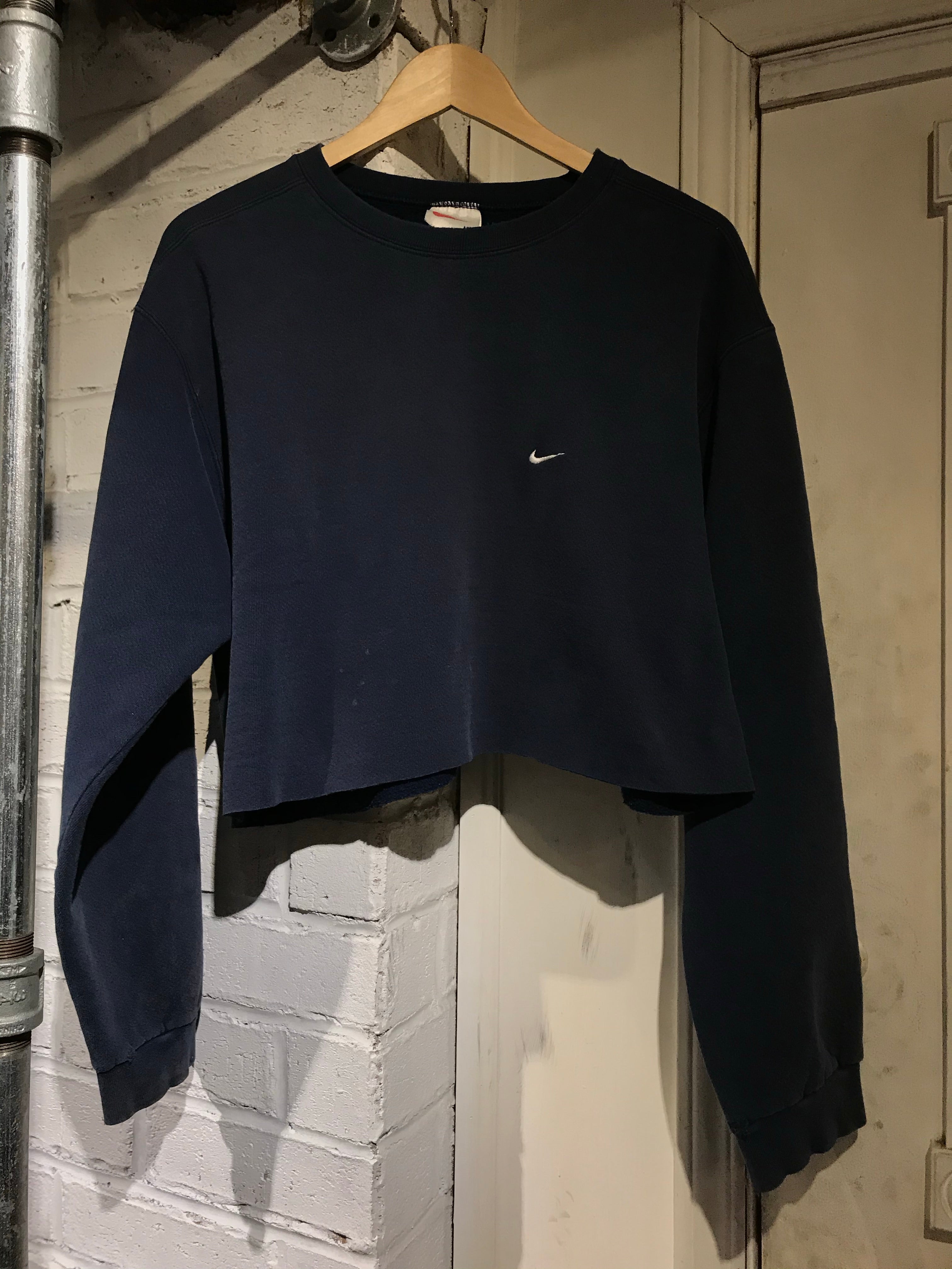 Cropped Nike Crewneck