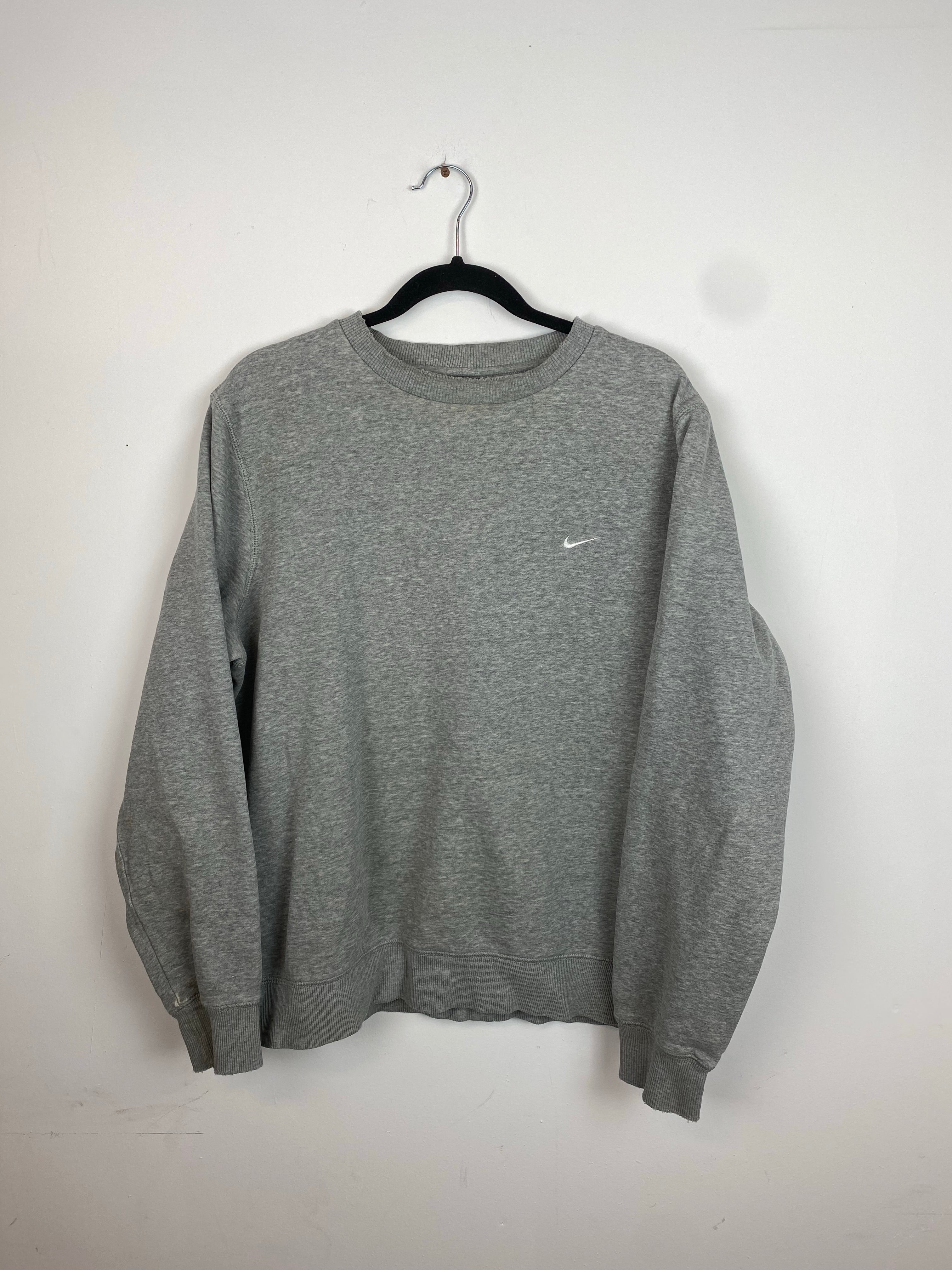 Early 2000s Nike crewneck