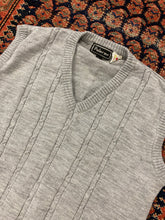 Load image into Gallery viewer, Vintage Cable Knit Vest - S