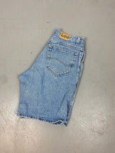 Load image into Gallery viewer, 90s high waisted Lee denim shorts