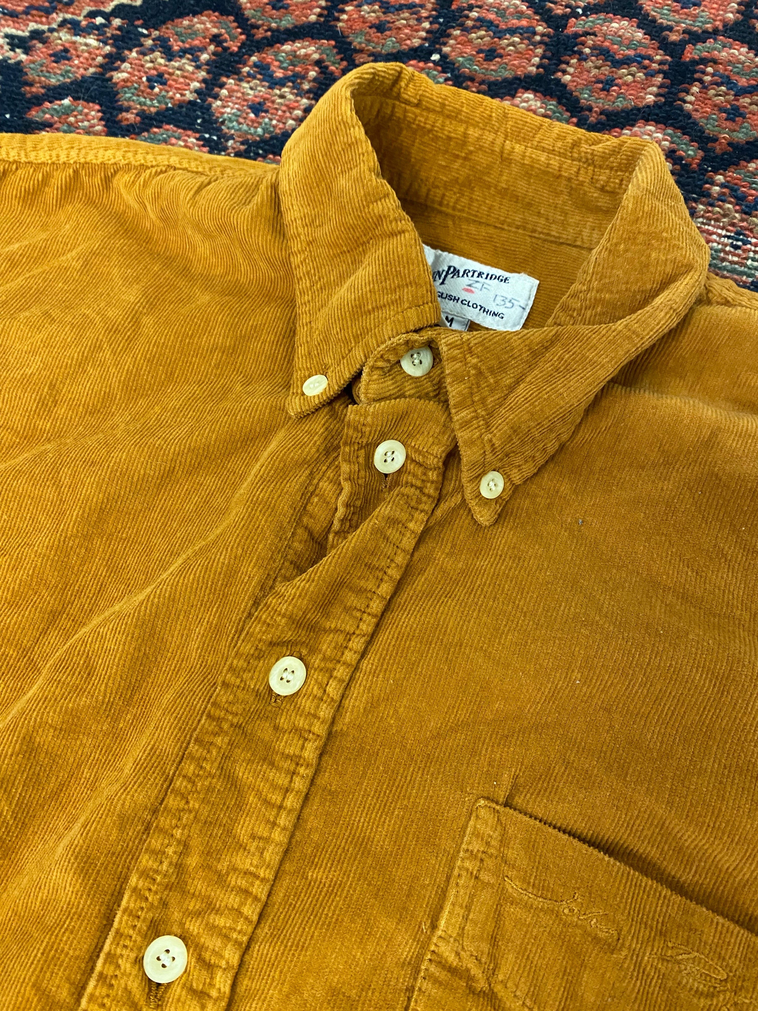 90s Corduroy Button up - M