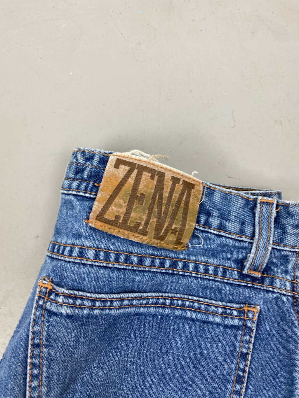 90s high waisted Zena denim shorts - 31in