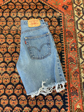 Load image into Gallery viewer, 90s High Waisted Levis Frayed Denim shorts - 28in