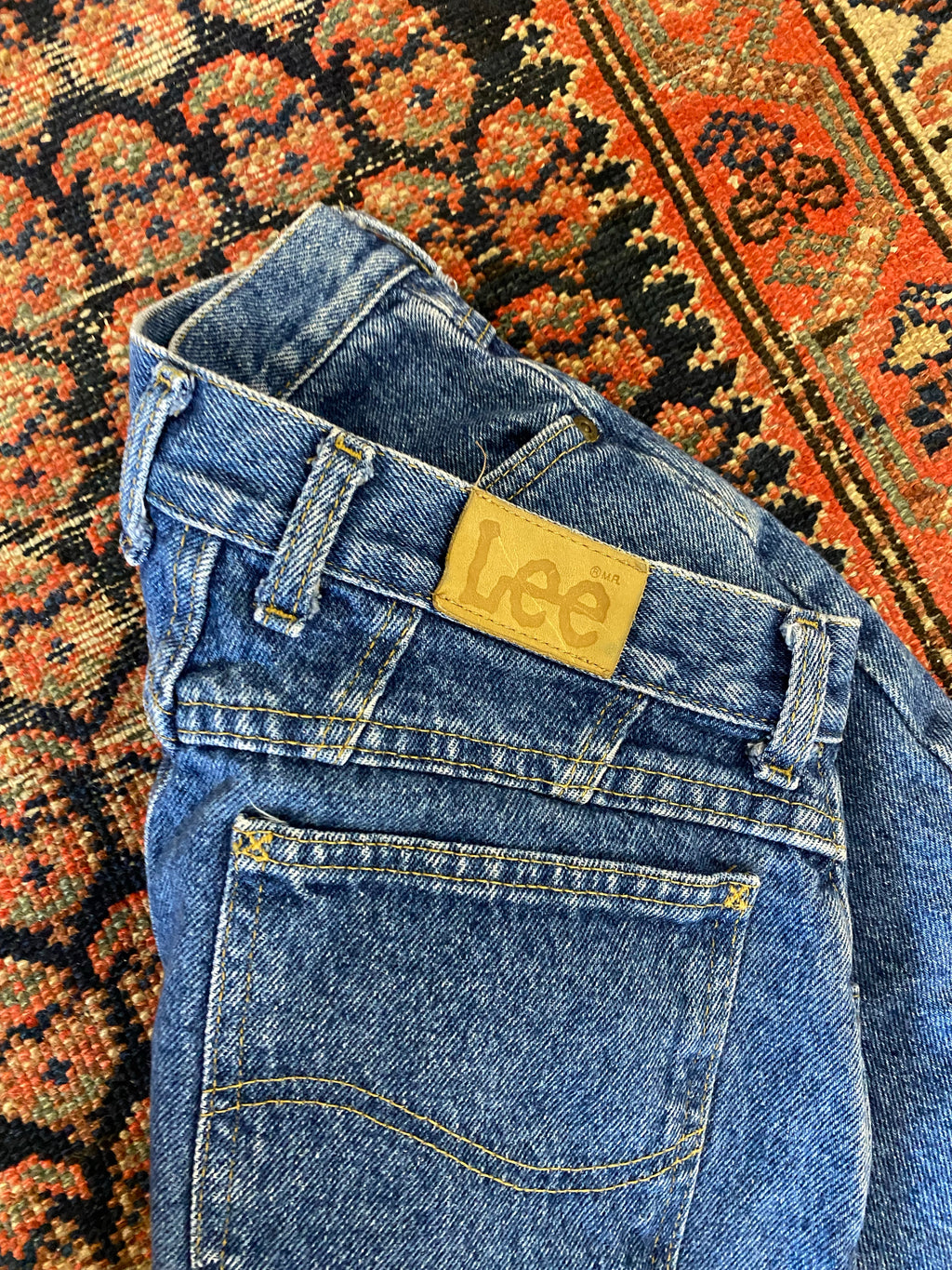 90s High Waisted Lee Frayed Denim Shorts - 29in