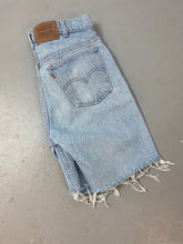 Load image into Gallery viewer, 90s High Waisted Levi’s Frayed Denim Shorts - 31in