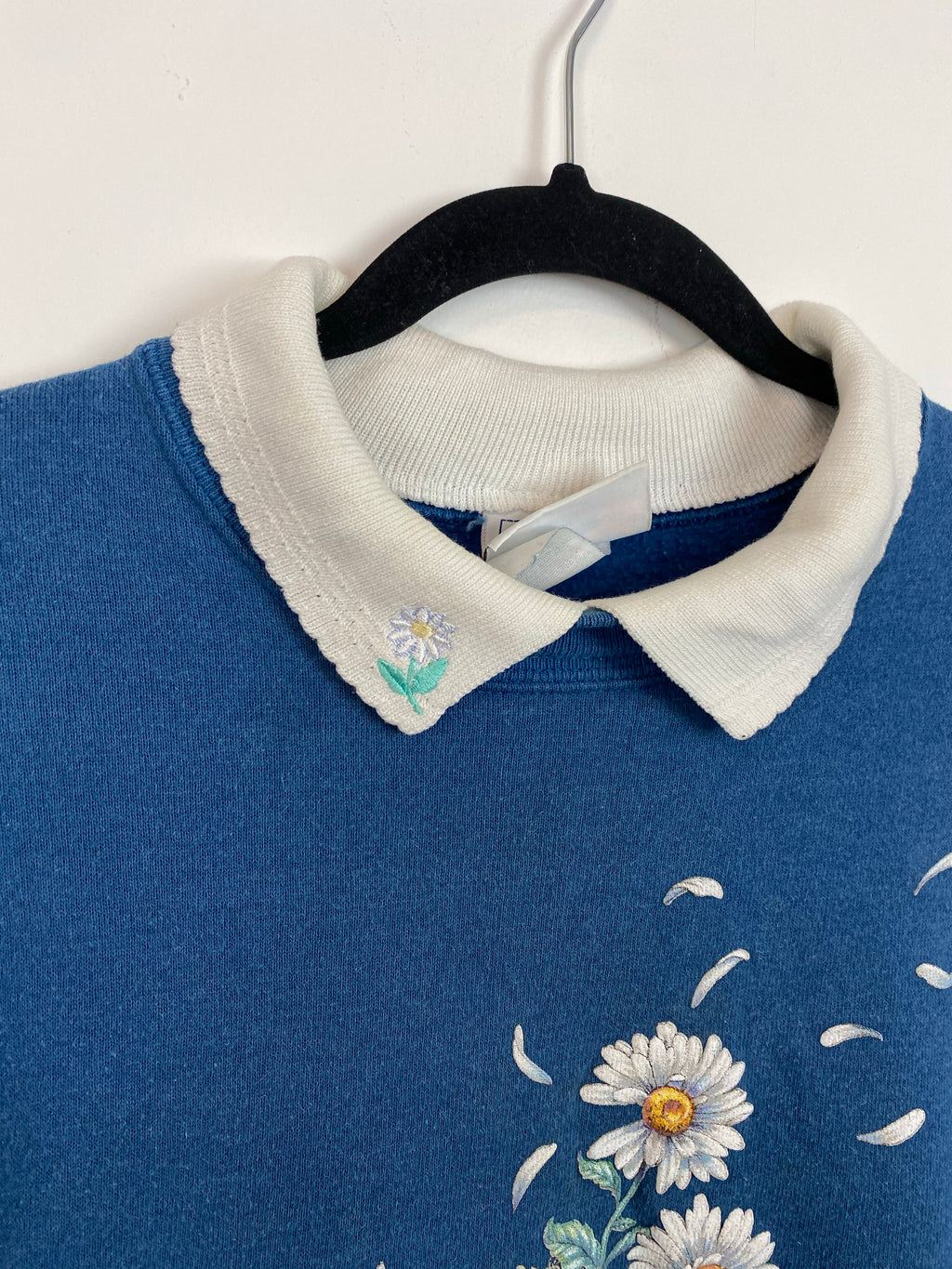 90s collared daisies crewneck