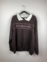 Load image into Gallery viewer, Vintage embroidered collared crewneck