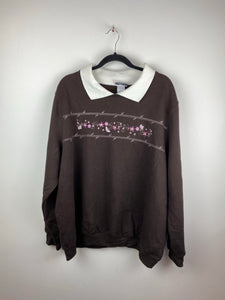 Vintage embroidered collared crewneck