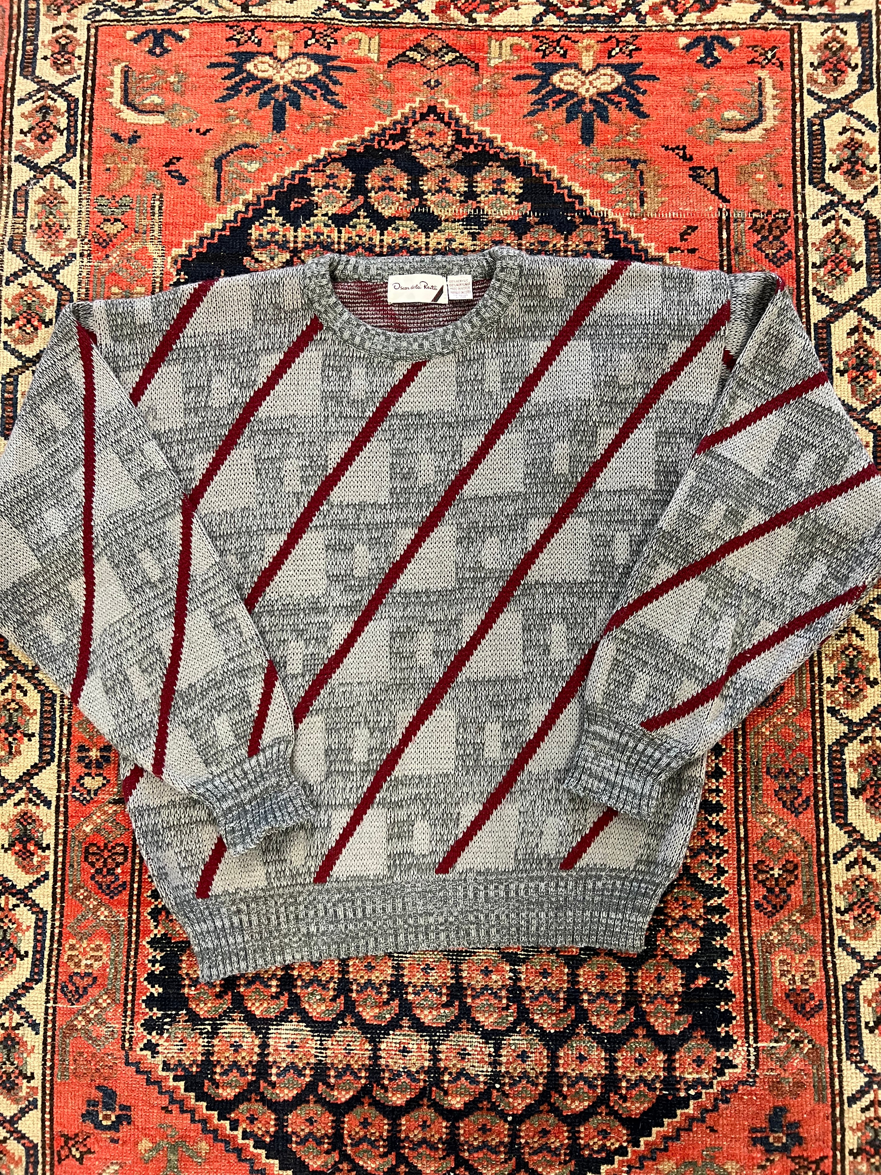 VINTAGE PATTERNED KNIT SWEATER - MEDIUM