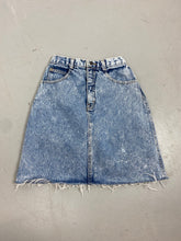 Load image into Gallery viewer, 90s frayed denim skirt