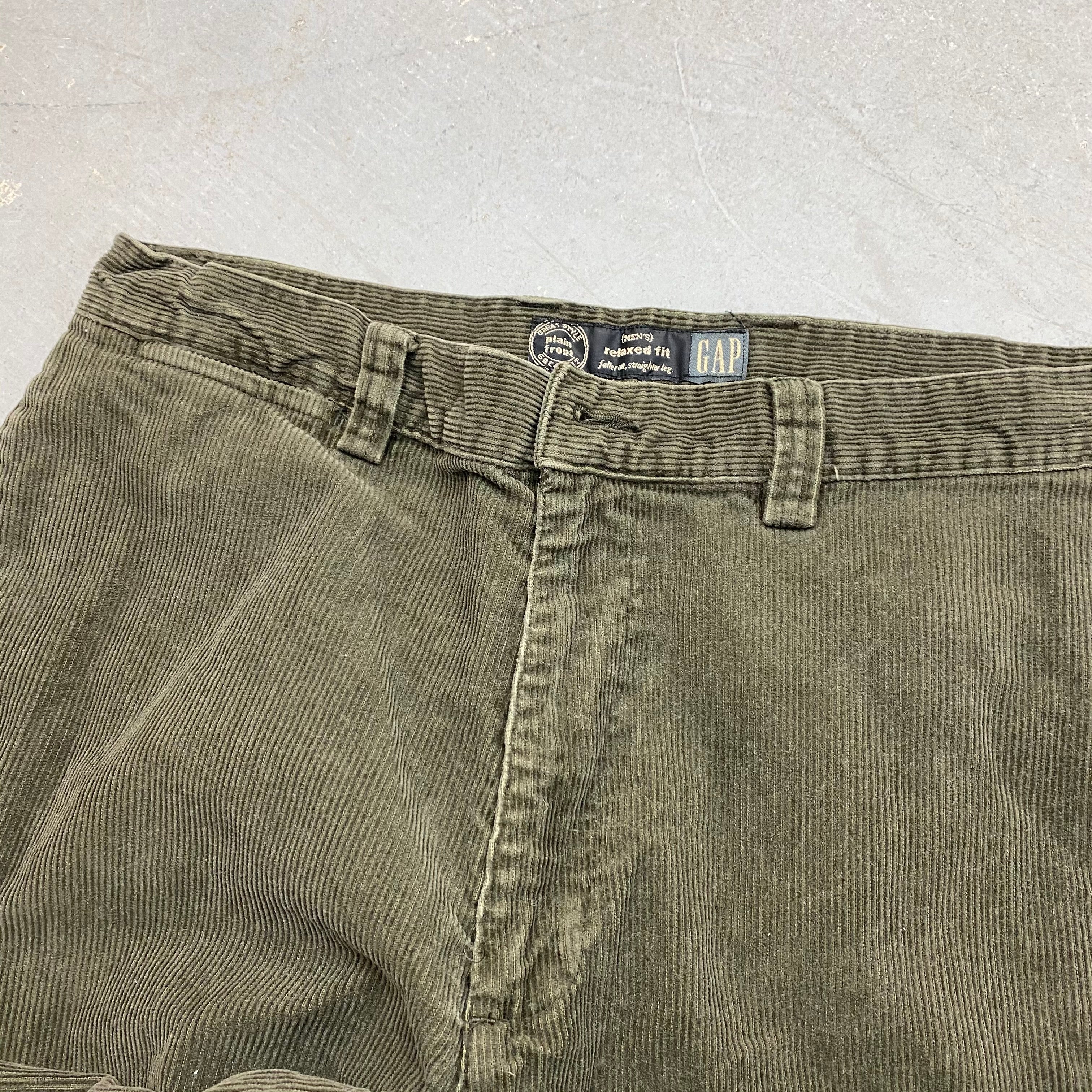 Baggy corduroy pants