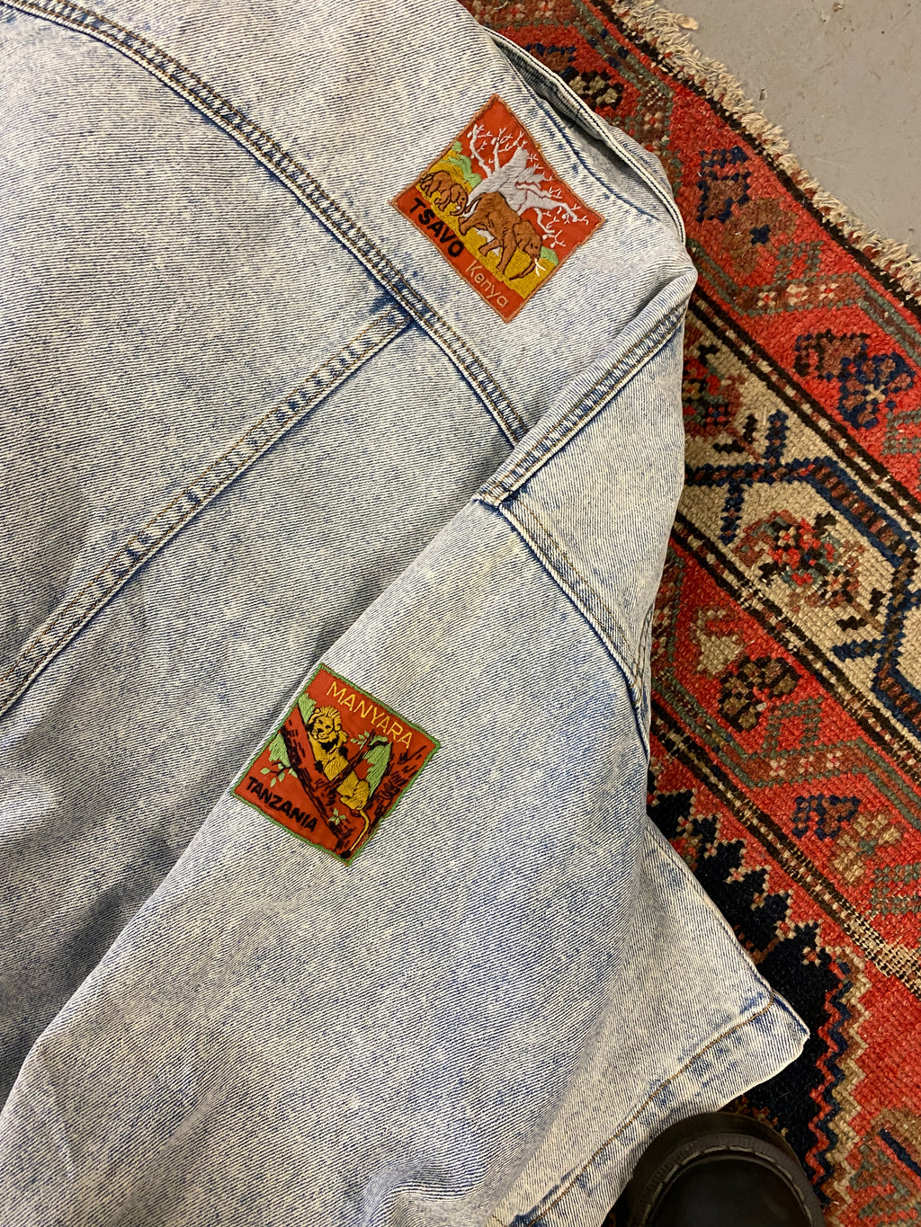 Vintage patched denim jacket - M