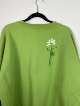 Load image into Gallery viewer, 90s oversized painted flower crewneck