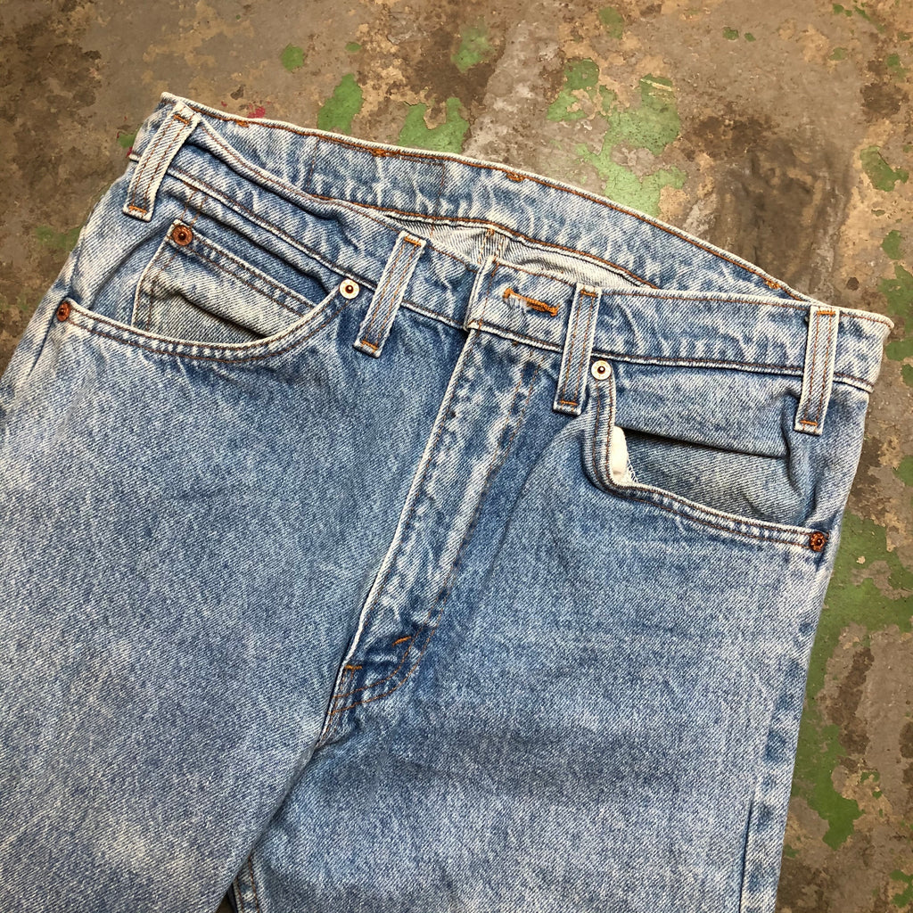 90s light wash Levi’s denim pants