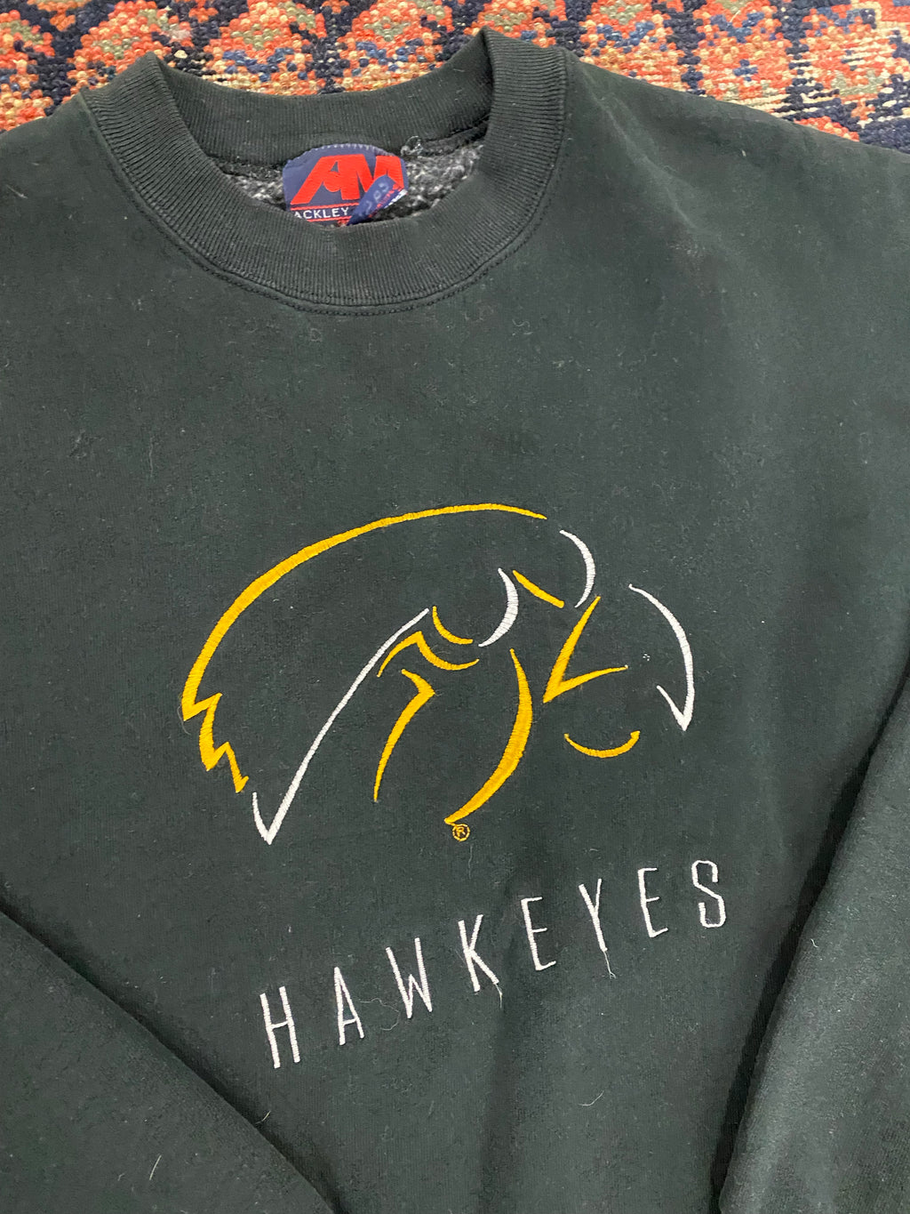 Vintage Iowa Hawkeyes Embroidered Crewneck - L
