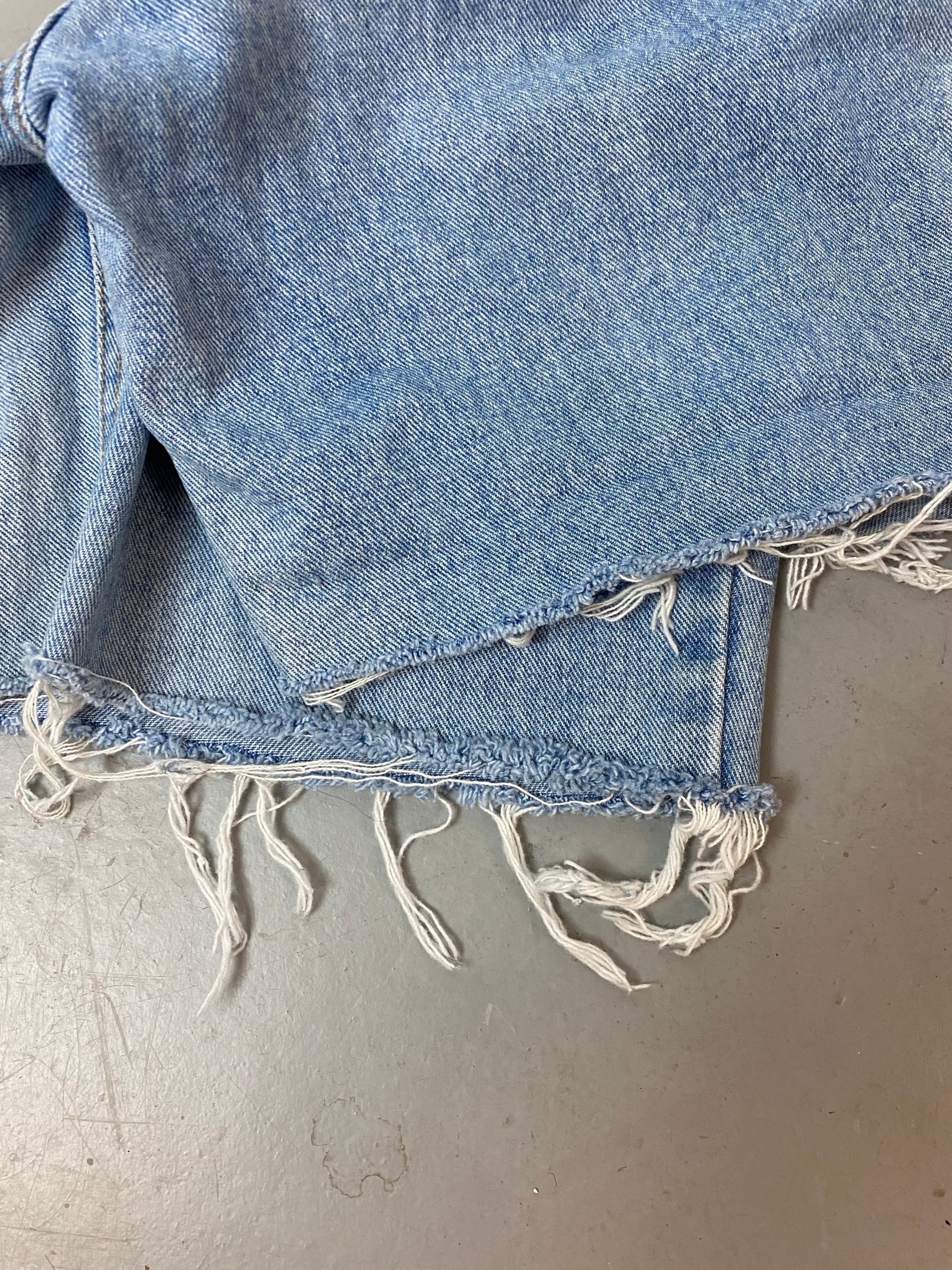 90s High Waisted Bill Bass Frayed Denim Shorts - 31in