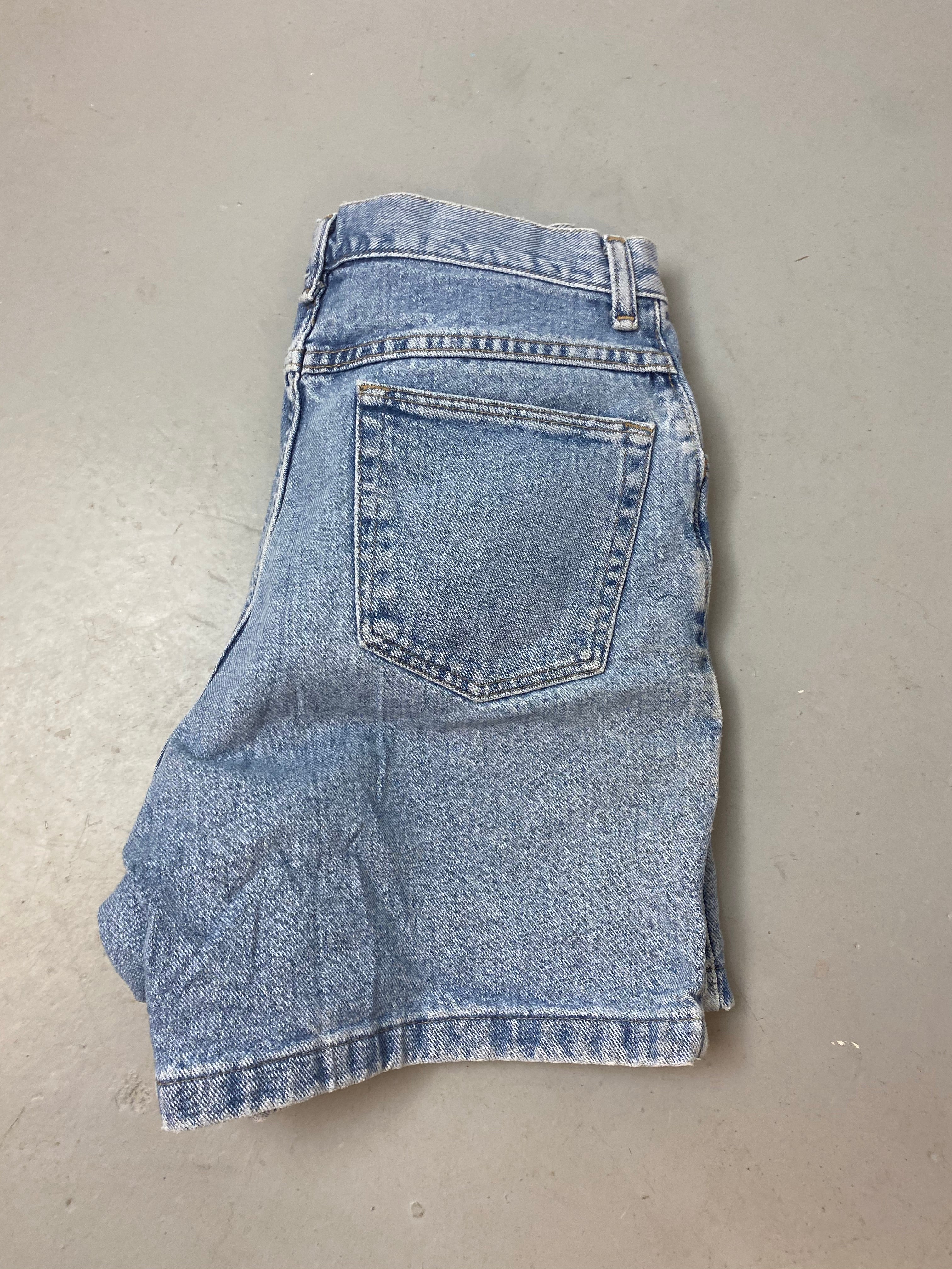 Vintage High Waisted Hemmed Wrangler Shorts - 30in