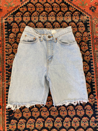 90s Levis High Waisted Denim Frayed Shorts - 23in